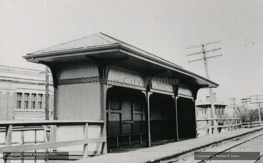 Postcard: Railroad Station, Weld Street, New Bedford, Massachusetts